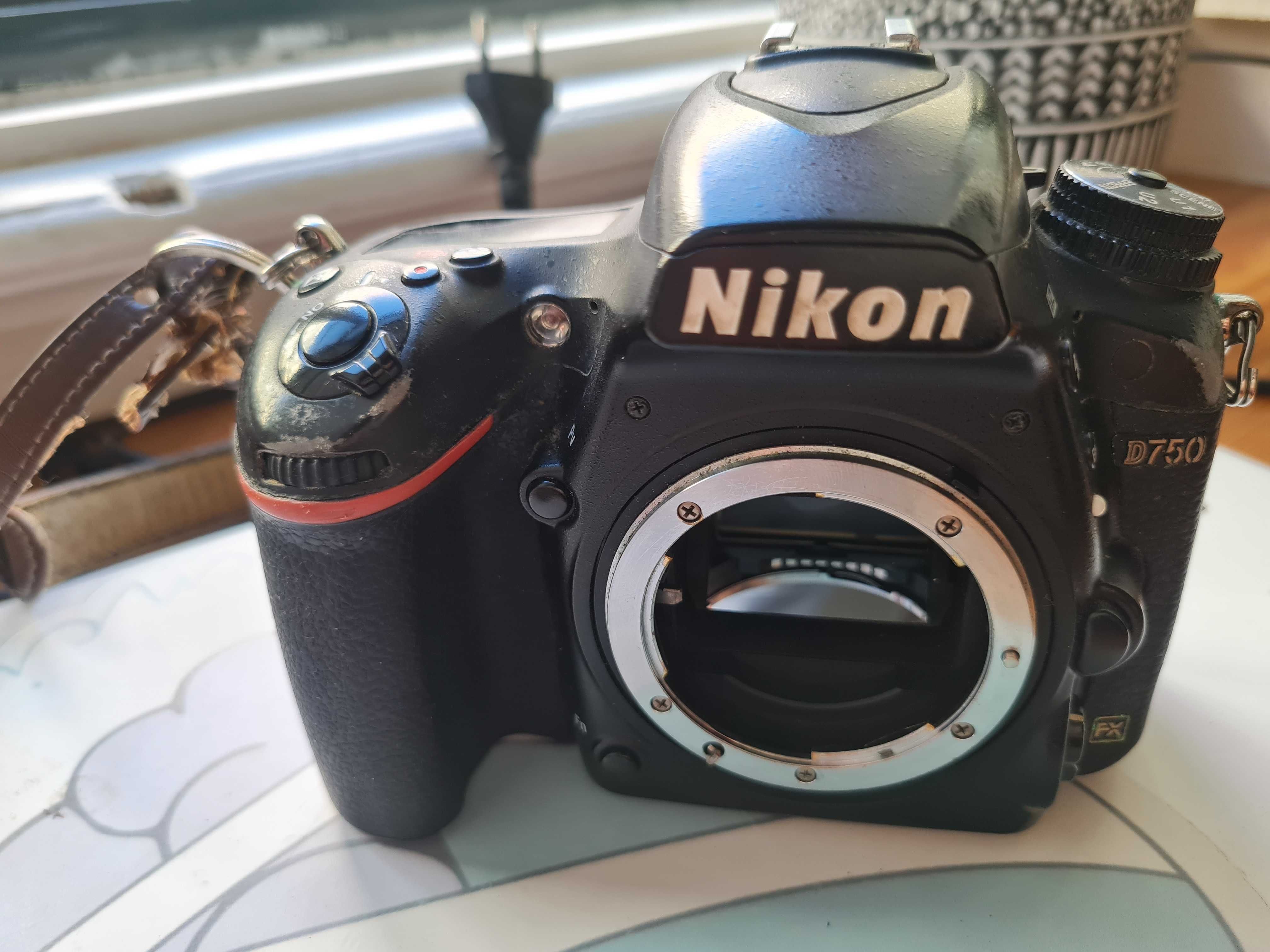 Nikon D750  870k