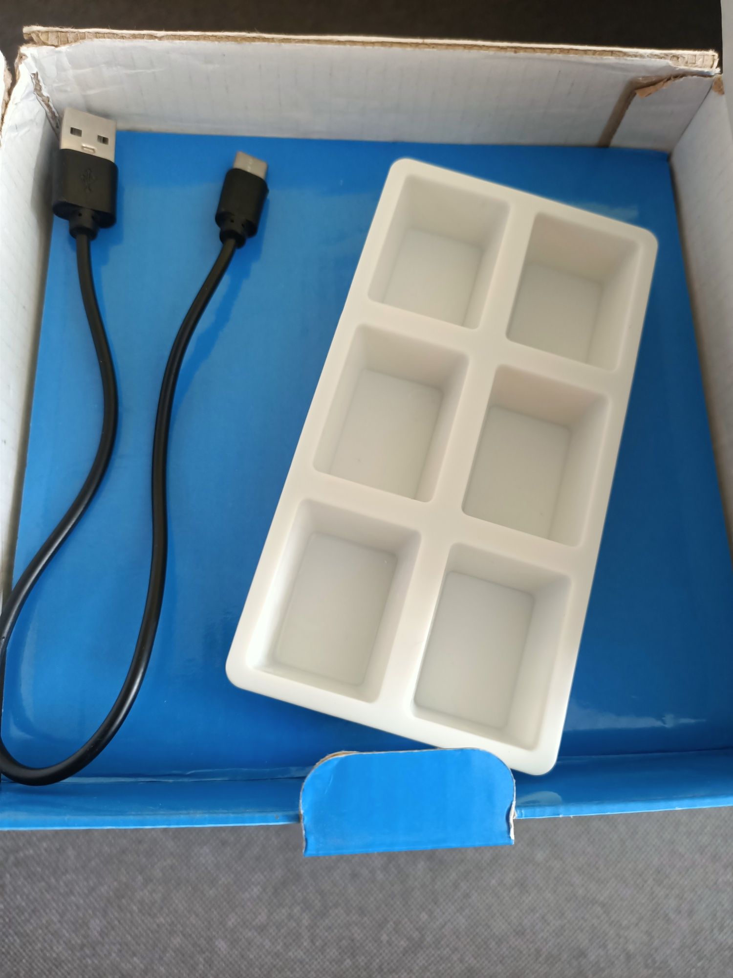 Wentylator klimatyzator z funkcją mgiełki