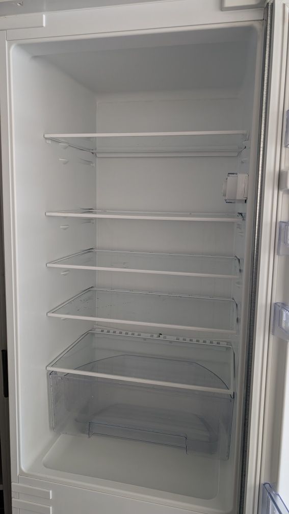 Frigorífico combinado de encastre
