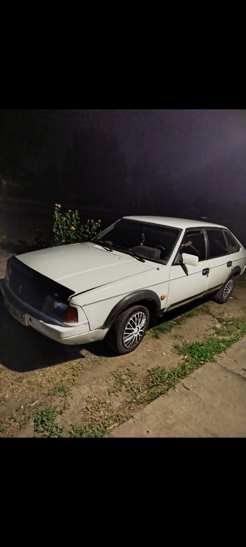 Автомобіль 2141 люкс
