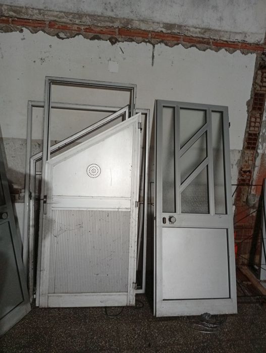 Portas e janelas de alumínio com aros