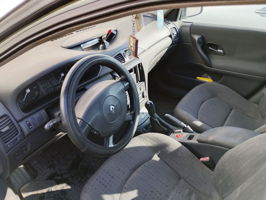 Samochód renault laguna II