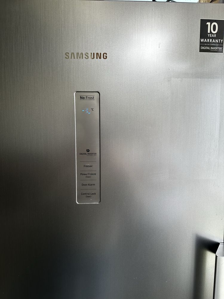 Arca Vertical Samsung RZ32M7115S9