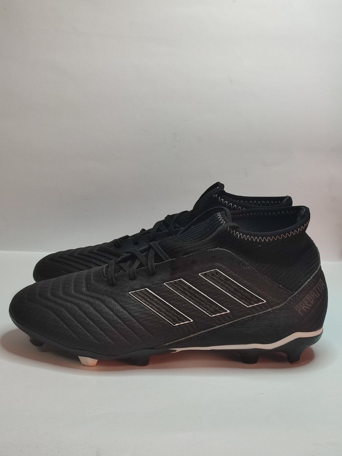 Футбольні бутси adidas Predator