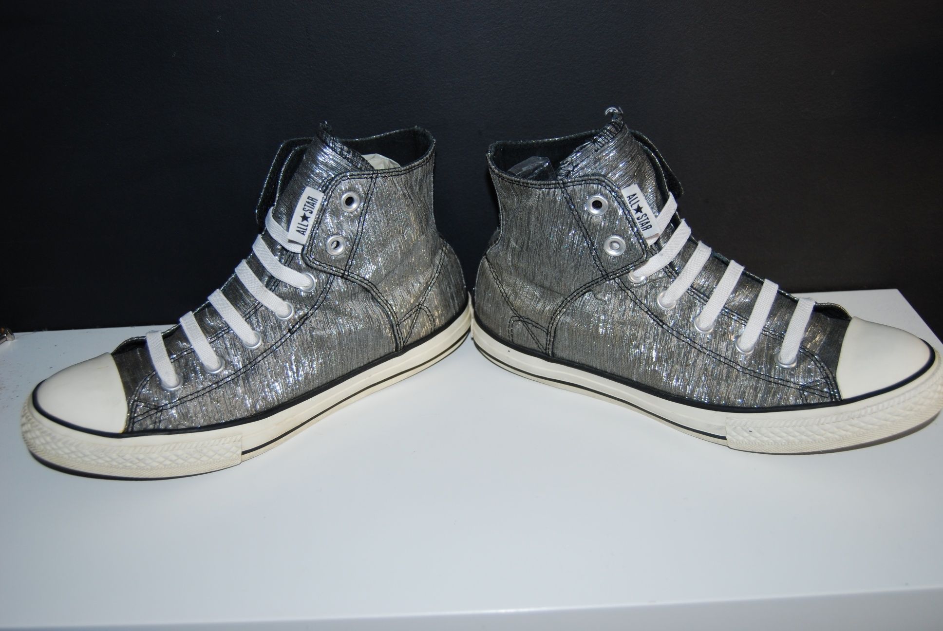 Srebrne trampki Converse 24,5