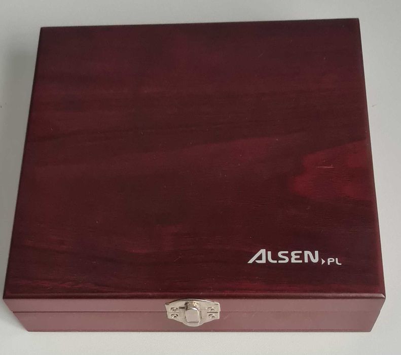 Zestaw akcesoriów do wina z 4 elementy