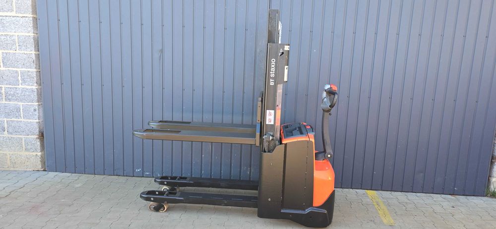 Wózek paletowy BT SWE 200 niski maszt wstępne podnoszenie wideł Toyota