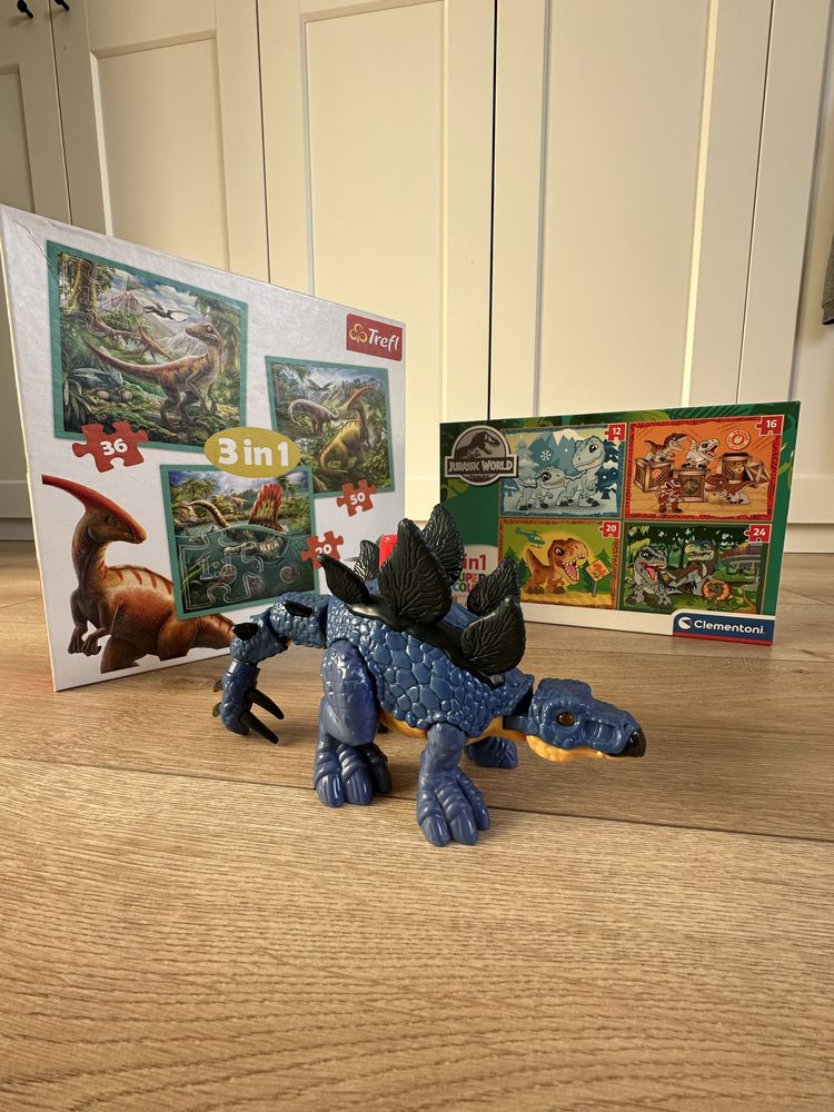 Dinozaury  Zestaw puzzli plus duży dinozaur