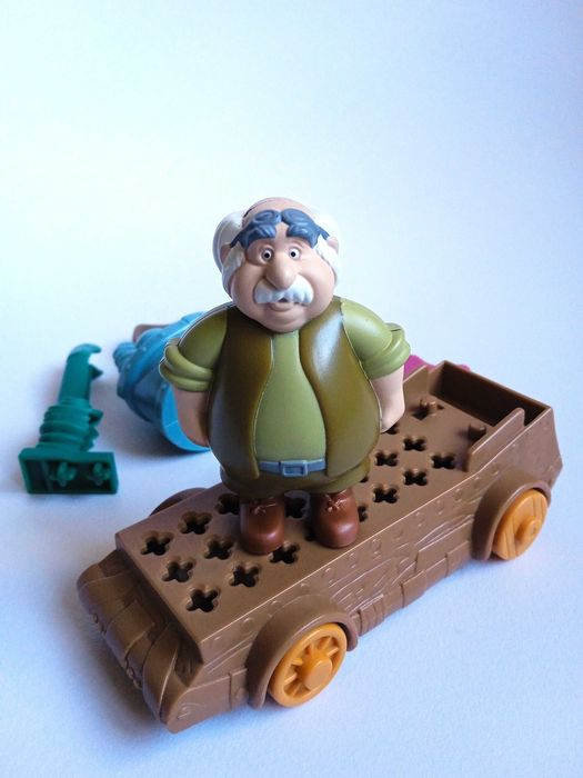 Колекційна Іграшка Дідусь на самоході —Disney для McDonald's, 2002 рік