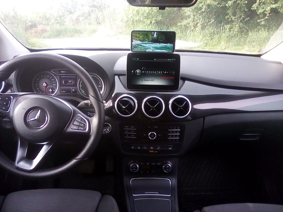 Мерседес В250е електро