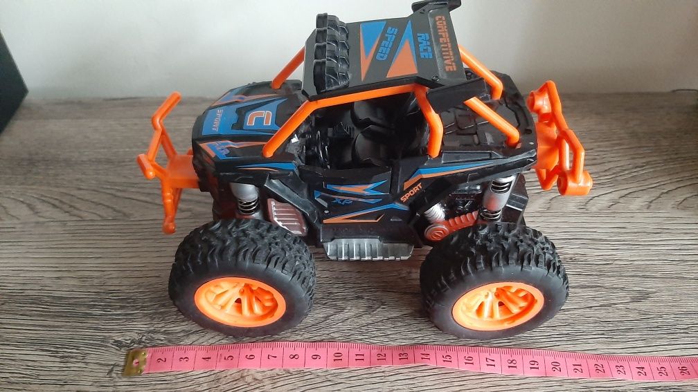 Auto terenowe z dźwiękiem