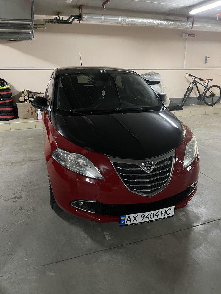 Продам Lancia ypsilon 2012 0.9 biturbo
