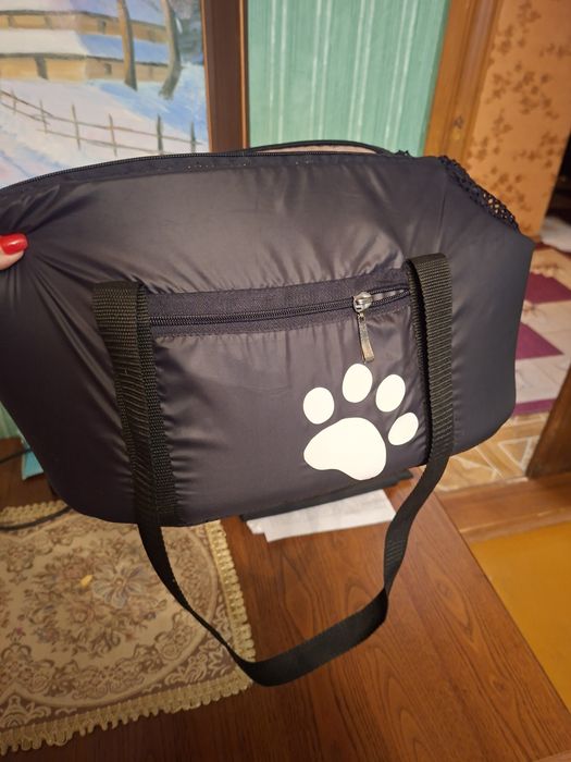 Сумка-переноска для собак маленьких порід.