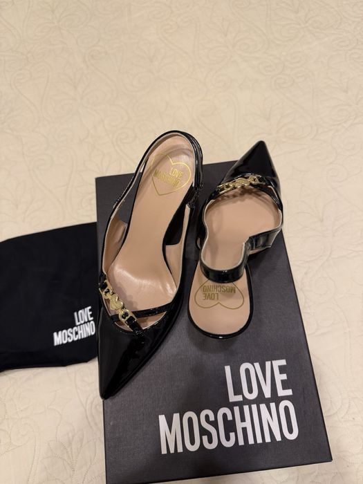 Босоніжки, човники , туфлі лодочки Love Moschino
