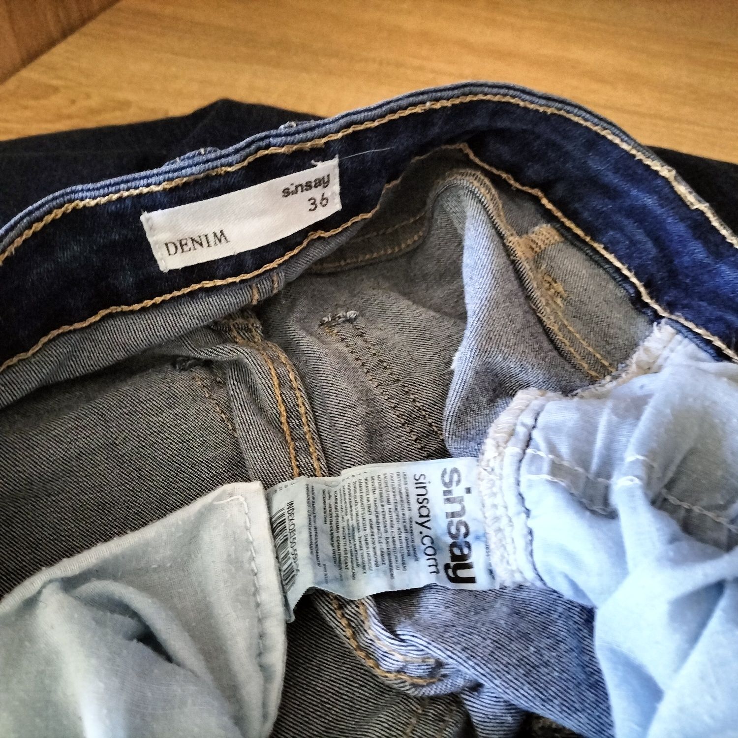 Damskie spodnie jeans roz S Sinsay