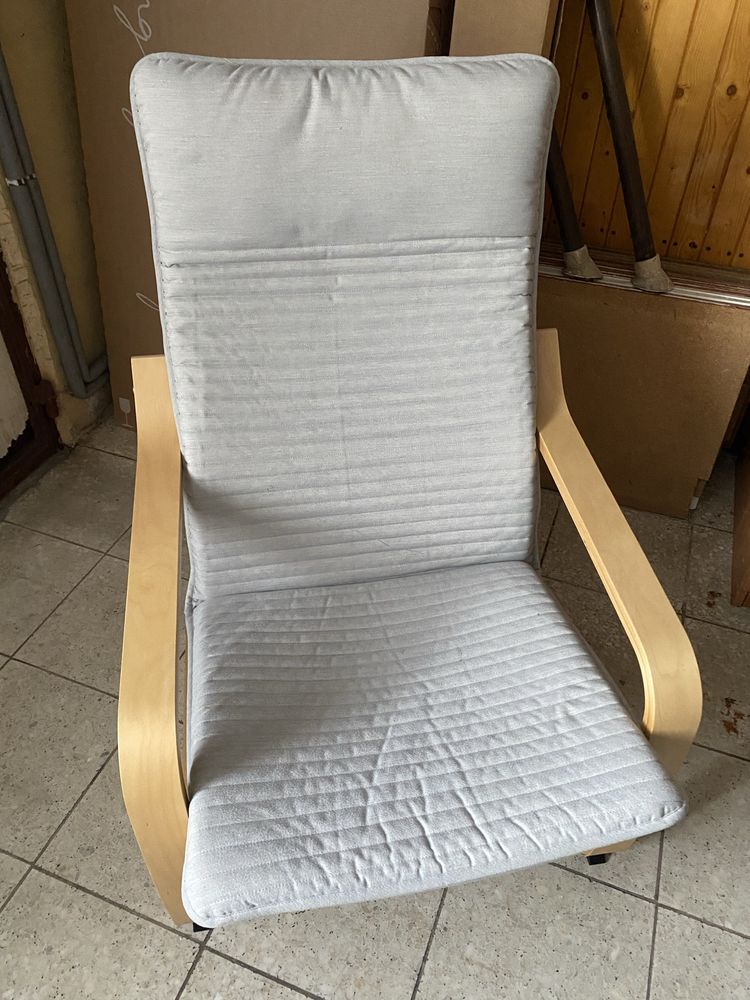 Fotel drewniany jasnobeżowy IKEA POÄNG