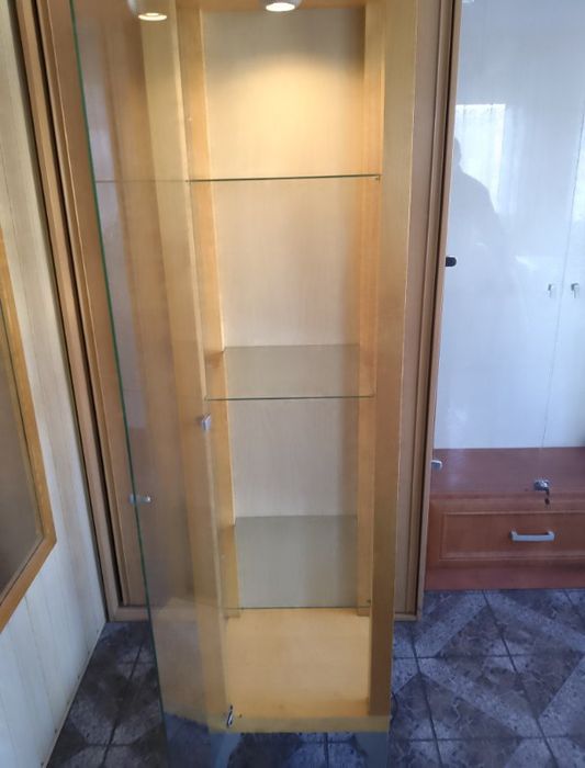 Gablota szklana podświetlana