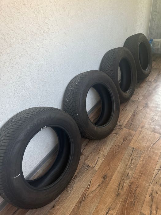 Зимова резина GOODYEAR R17 225/65 106T