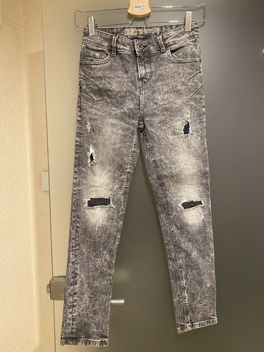 Spodnie jensowe z  przetarciami