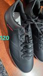 Buty 4F piłkarskie 44 r. moze być na 43 r.