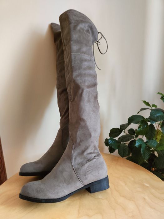 Kozaki zamszowe za kolano r. 39