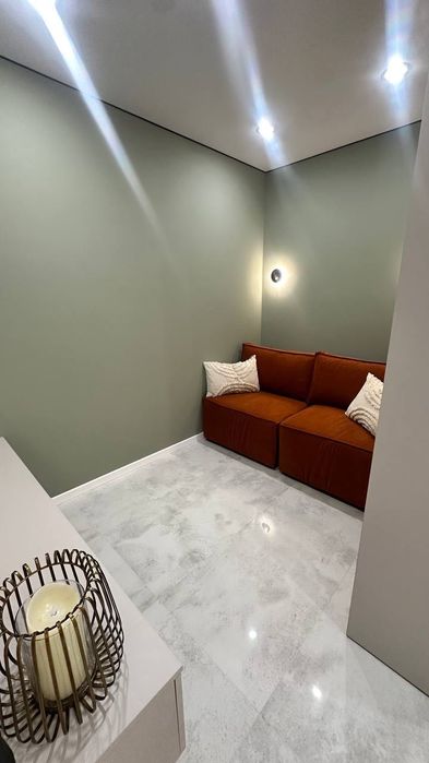 Продаж дизайнерської 1 км квартири поруч з озером