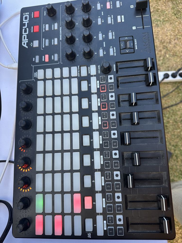 AKAI APC 40. mkii Controlador para ableton / etc .