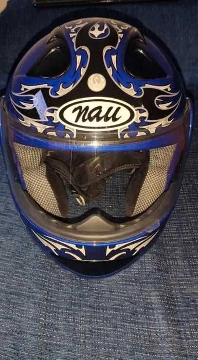 Capacete Nau azul tamanho M usado uma duzia de vezes esta como novo