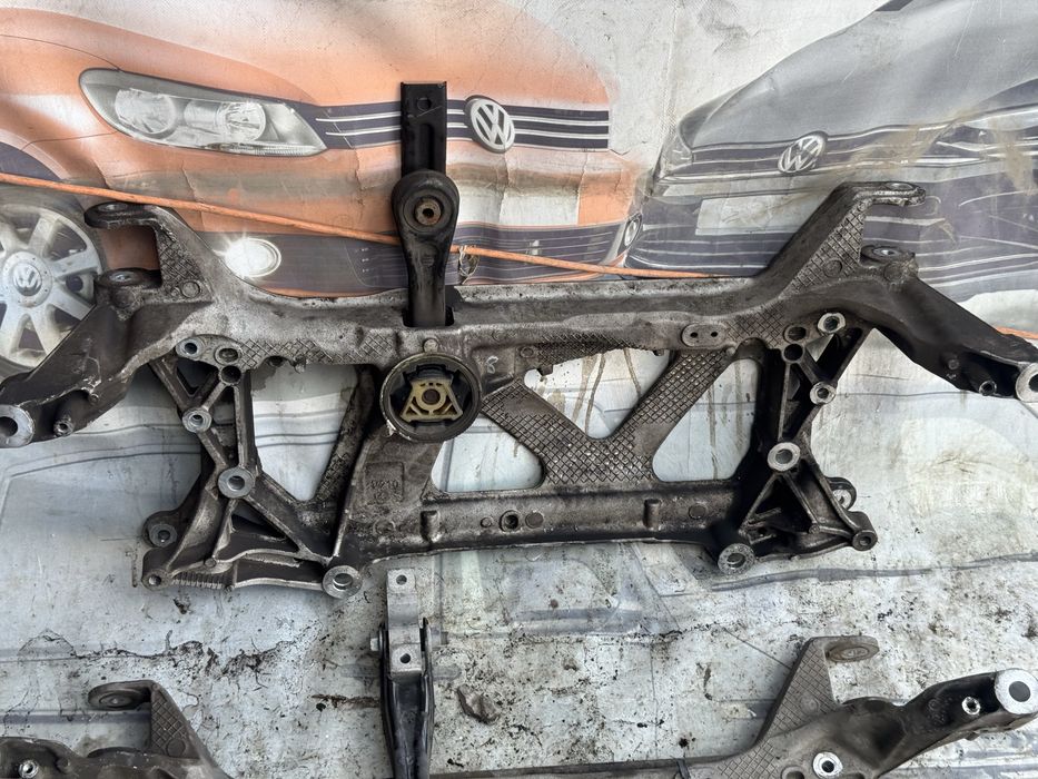 Підрамник подрамник 3Q0 199 369 E passat b8 пасат б8