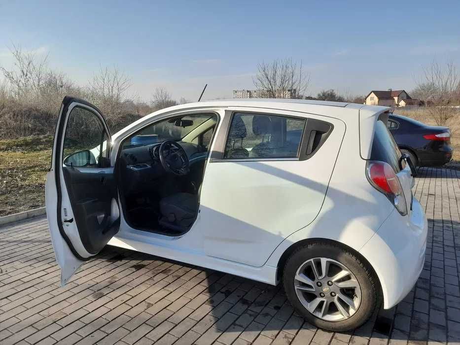 Chevrolet Spark EV 2016 электромобиль