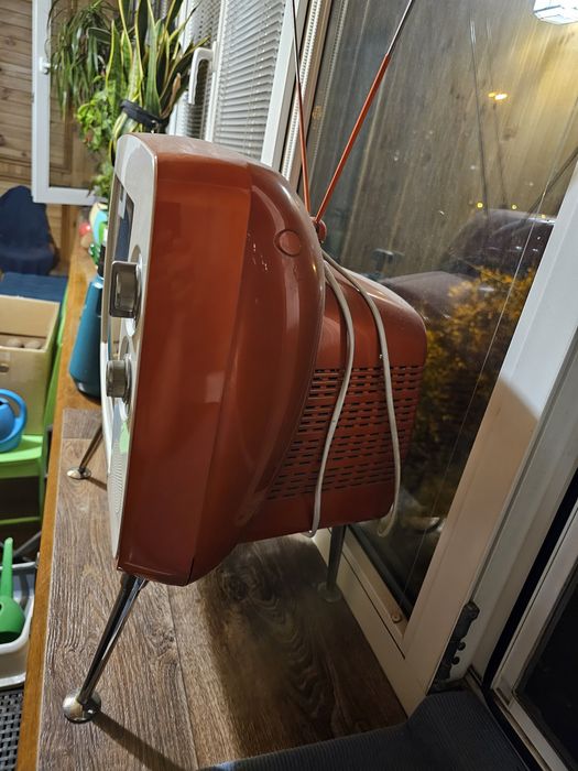 Телевизор LG Retro дизайн