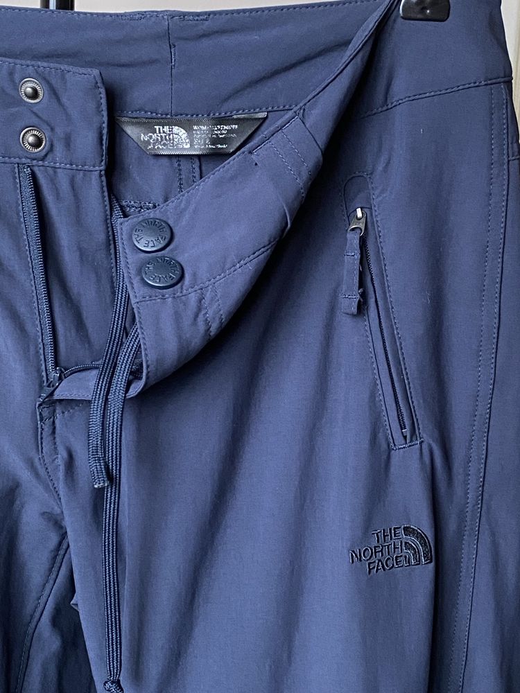 Спортивні штани / шорти  the north face