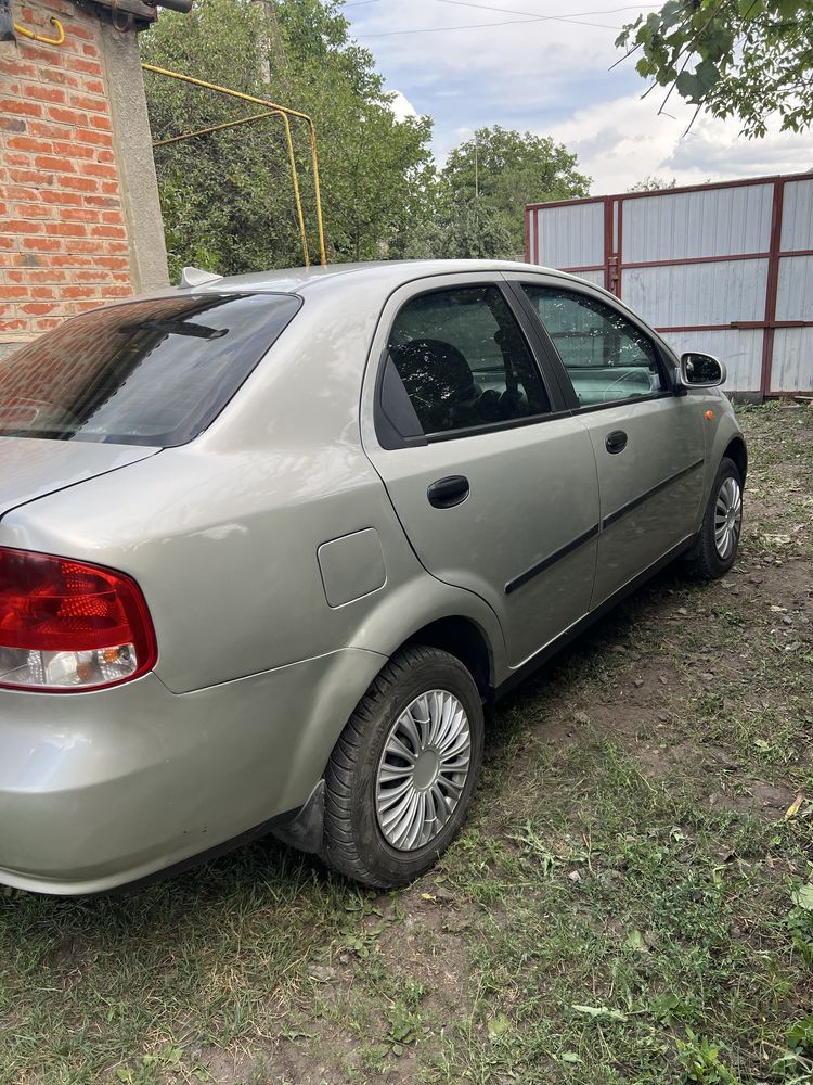 Продам Aveo T200.
