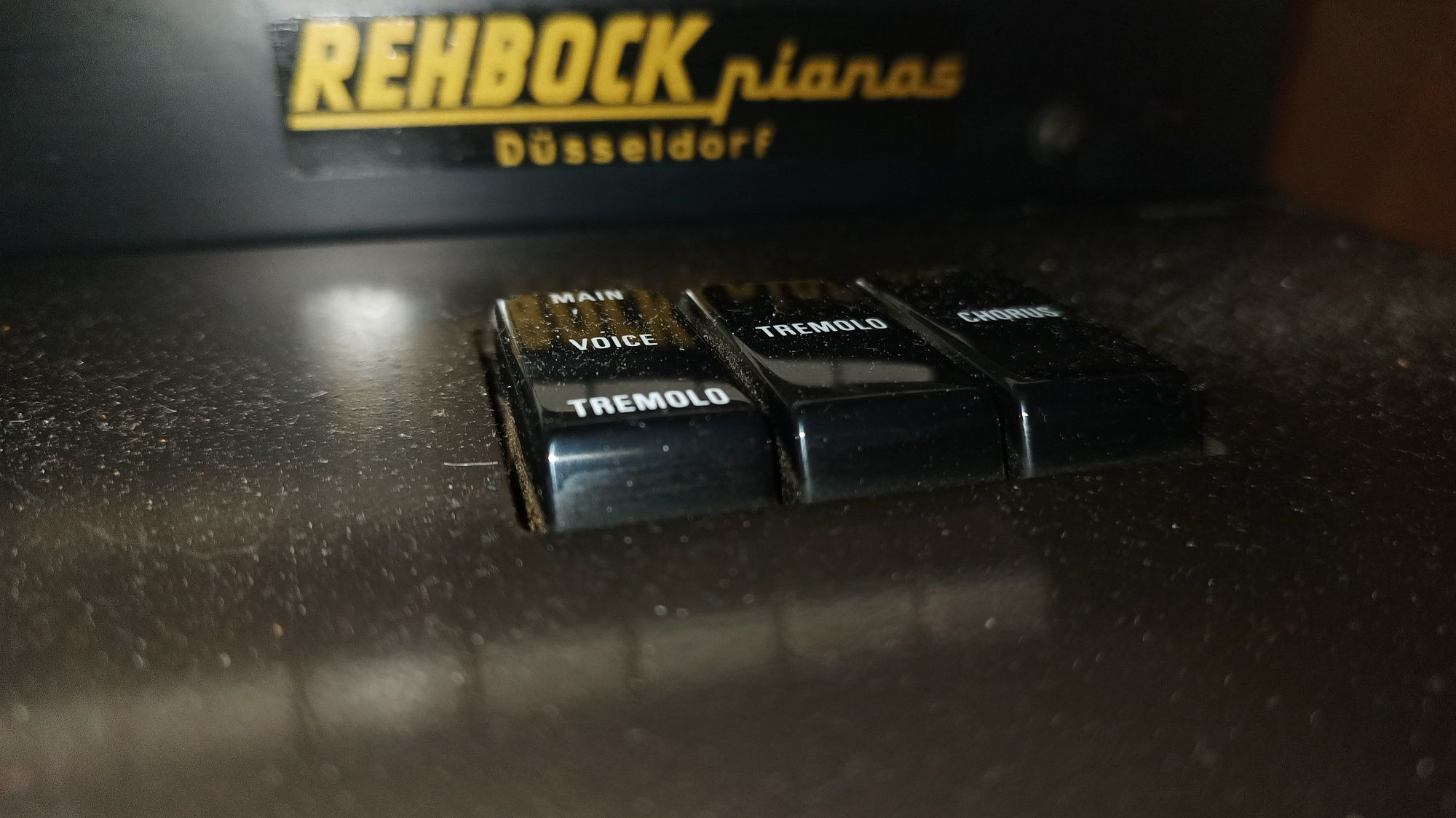 Organy Yamaha rehbock pianos pianino