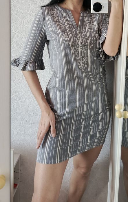 Сукня С з вишивкою