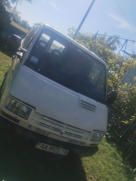 Renaut Trafik  пасажир кат В ( 8+1 ) легковий автомобіль.