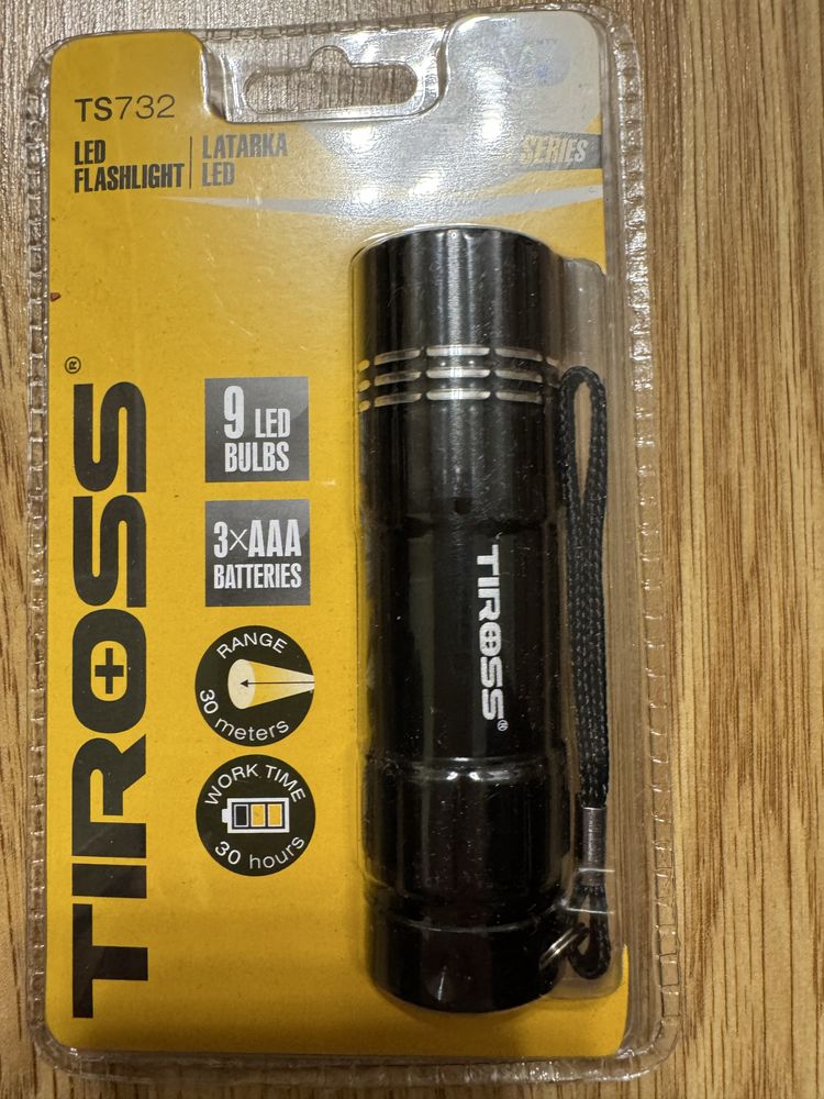 Ліхтарик Tiross ts-732