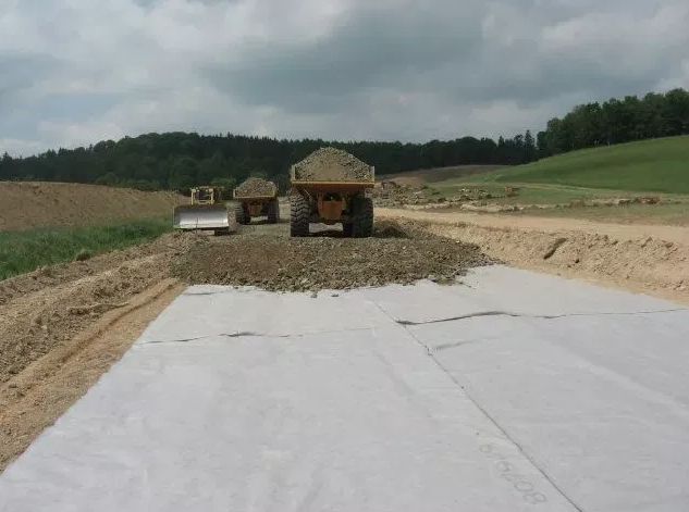 Geowłóknina mata drogowa FVAT - WYPRZEDAŻ szer. Do 6m FV DOSTAWA 24H -