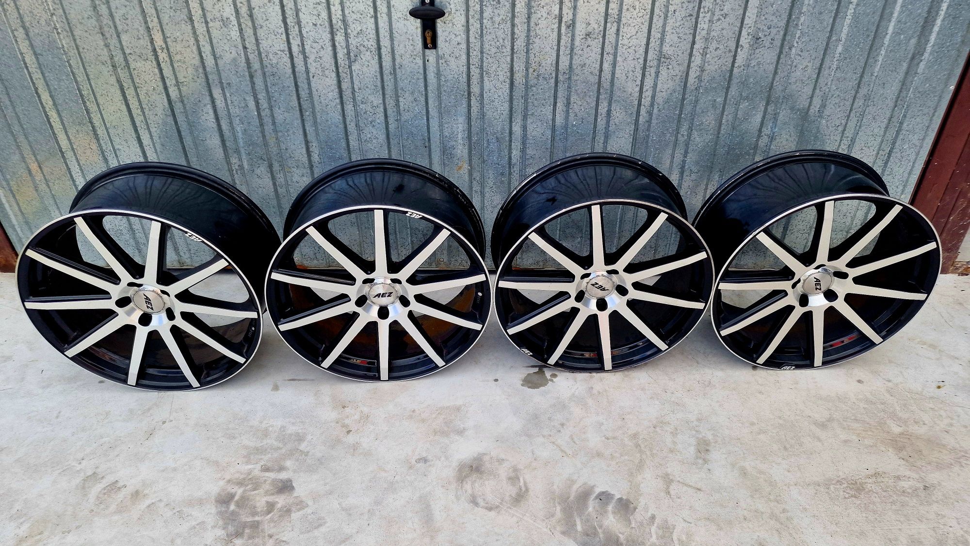 Felgi aluminiowe AEZ Straight 5x114,3 20" 8,5J et 45
