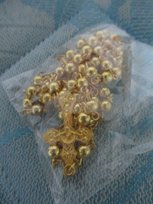 terço dourado novo