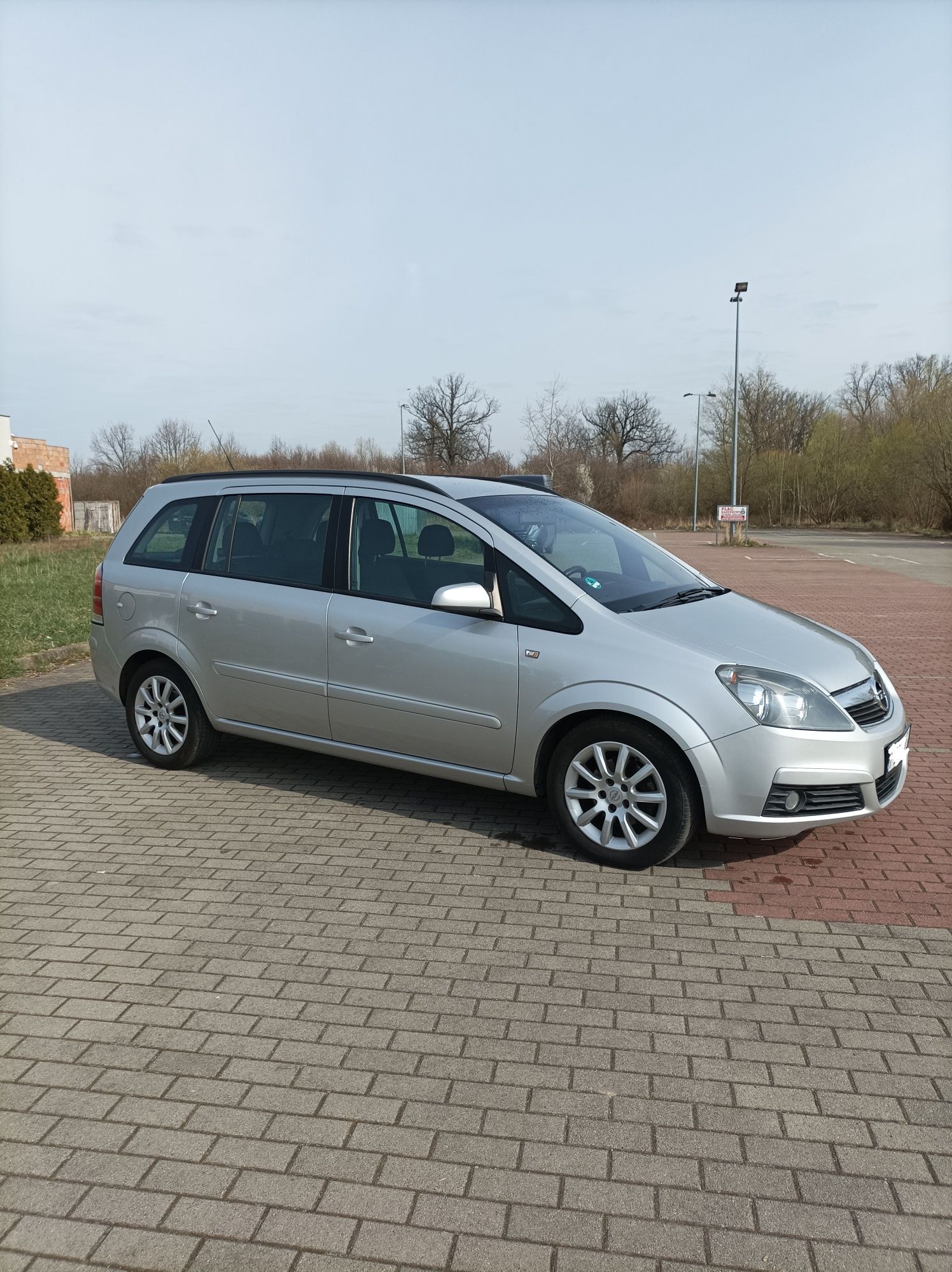 Sprzedam Opel Zafira B, 1,6 benzyna, 7 osobowa