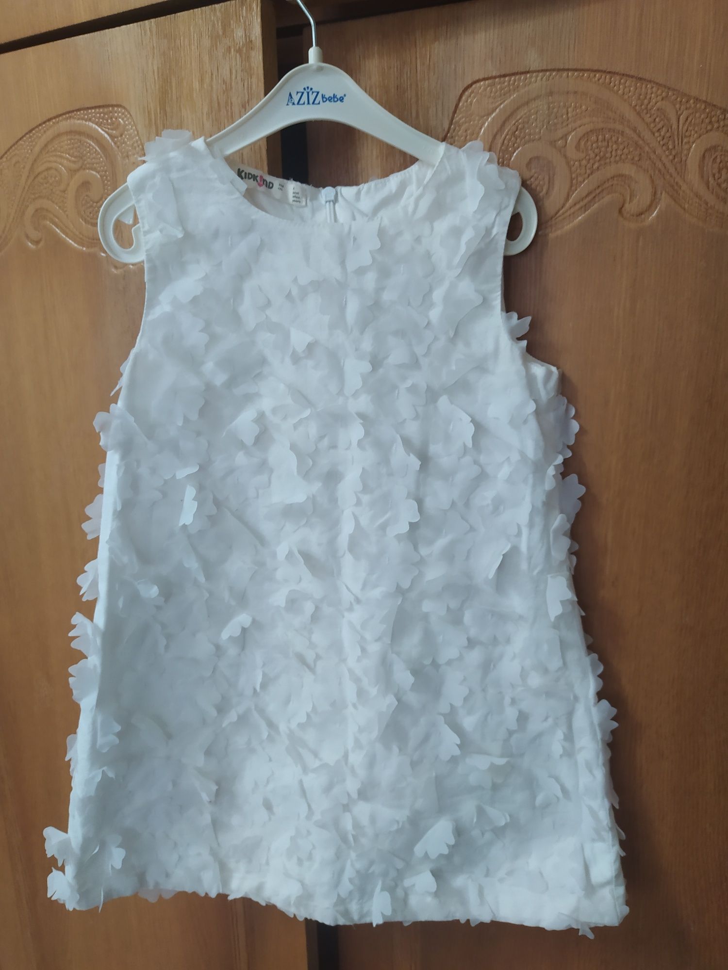Нарядні білі сукні на 3- 4 роки,плаття до свята ранку