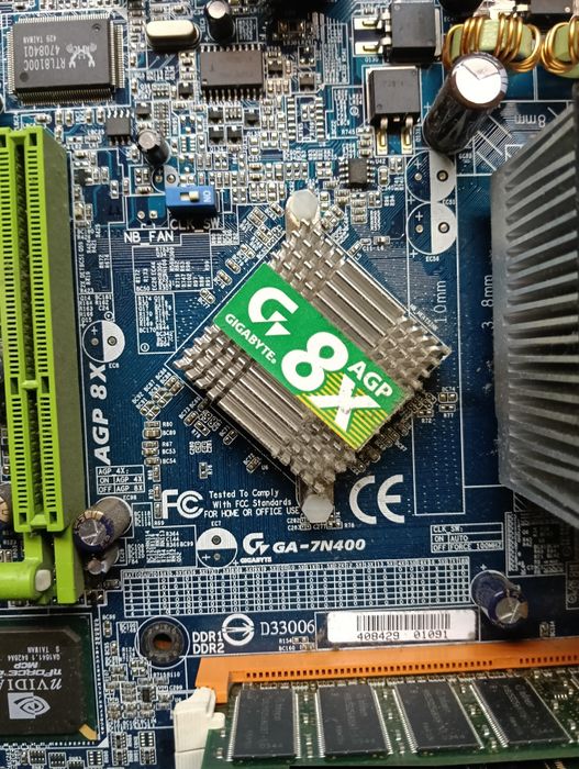 Płyta główna GA-7N400,karta graficzna radeon9200