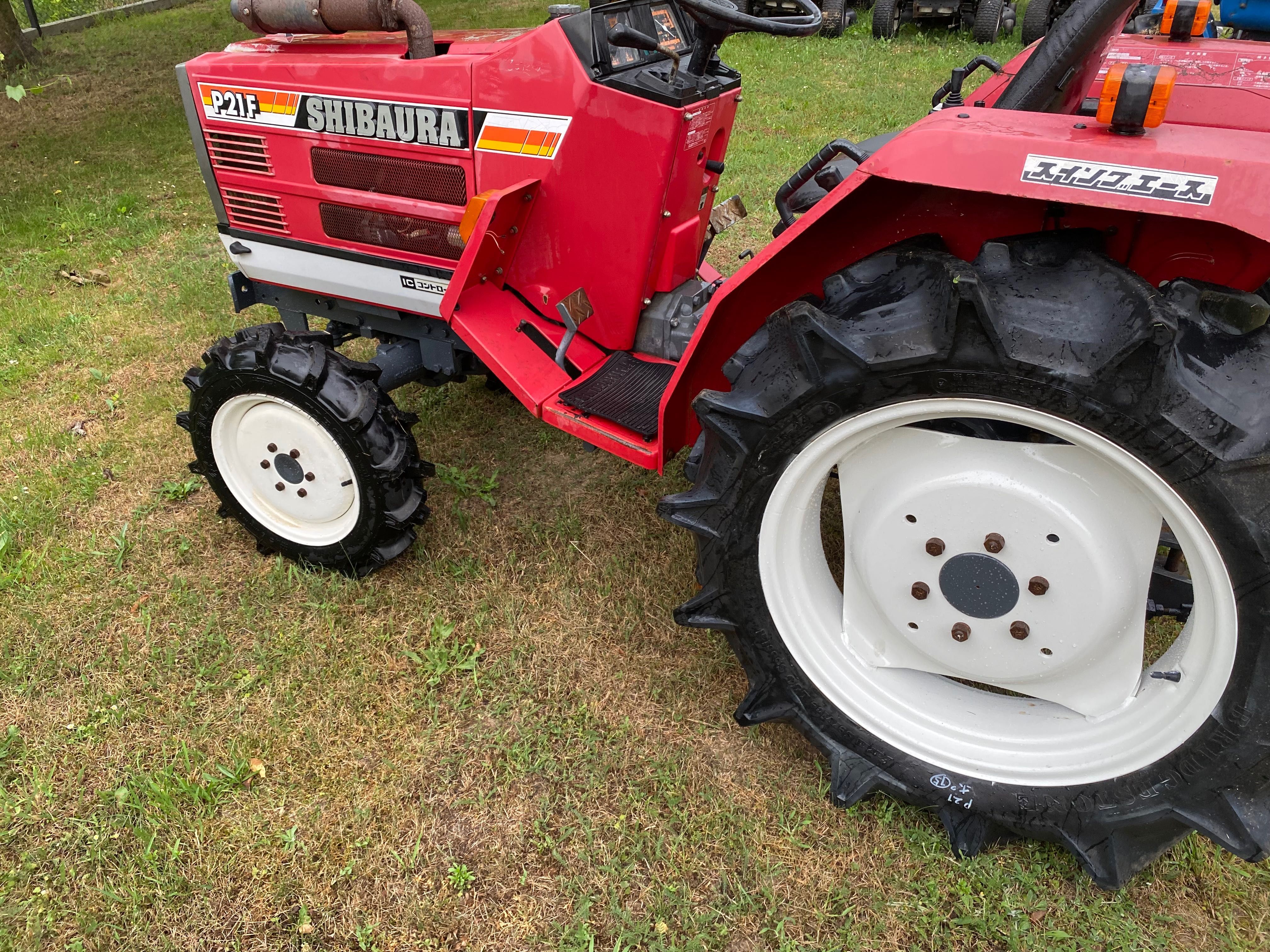 Traktorek ogrodowy japoński Shibaura P21F 21KM 4x4 mini traktor