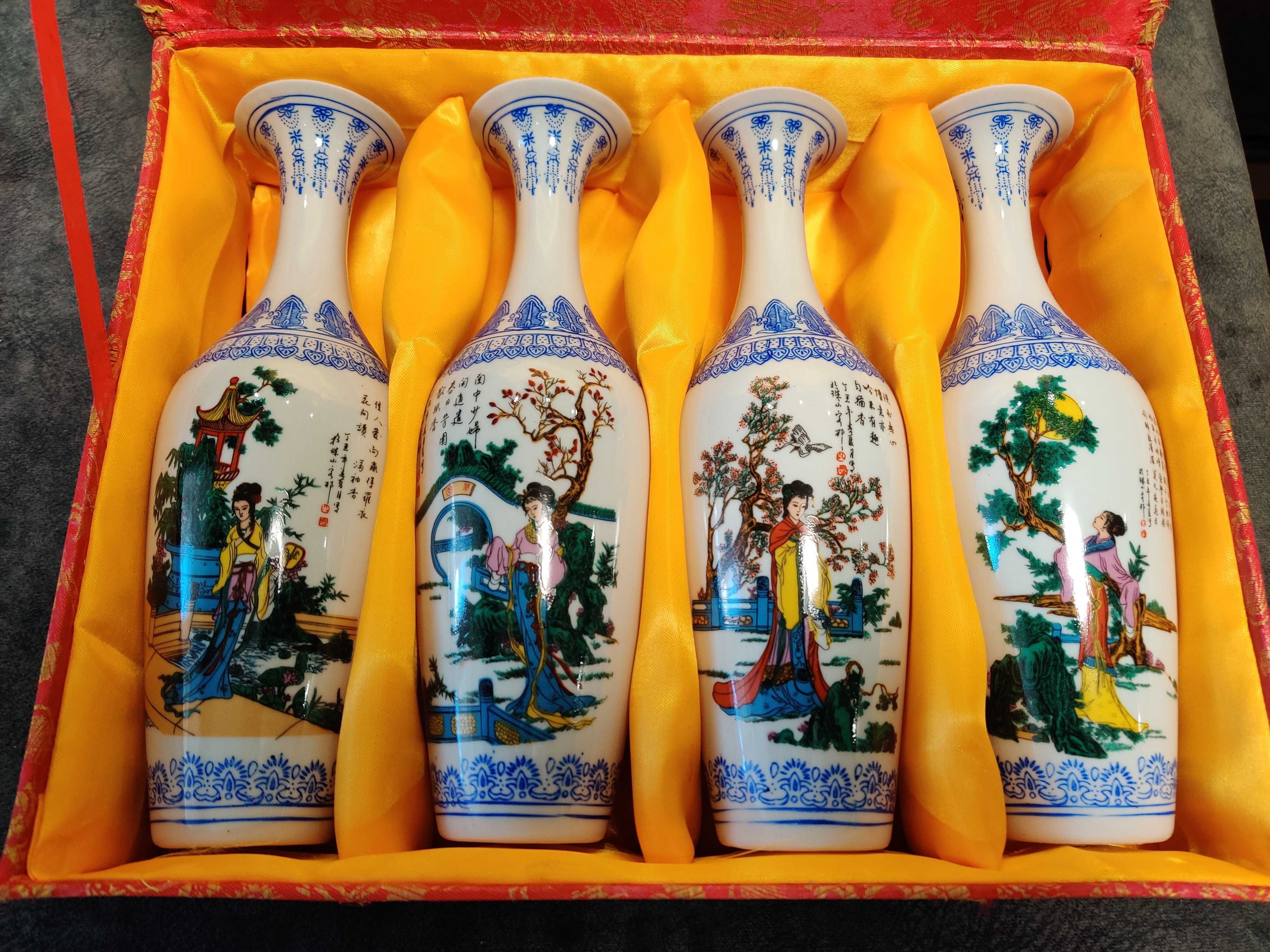Набор китайских фарфоровых ваз