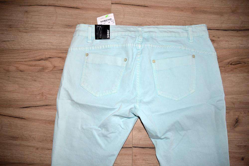 Elastyczne spodnie jeans SKINNY szwajcarskiej firmy CHICOREE 42