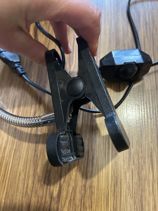 Lampka do biurka lub terrarium. Z żarówką grzewczą