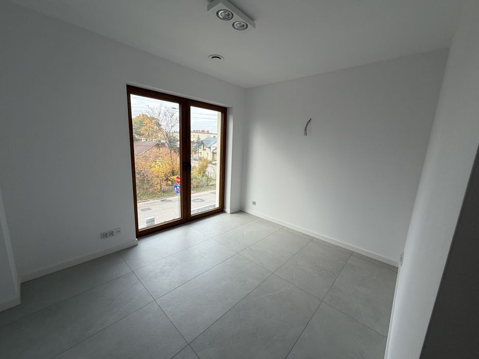 Lokal Biuro-Gabinet Centrum / Ogrzewanie, internet w cenie.