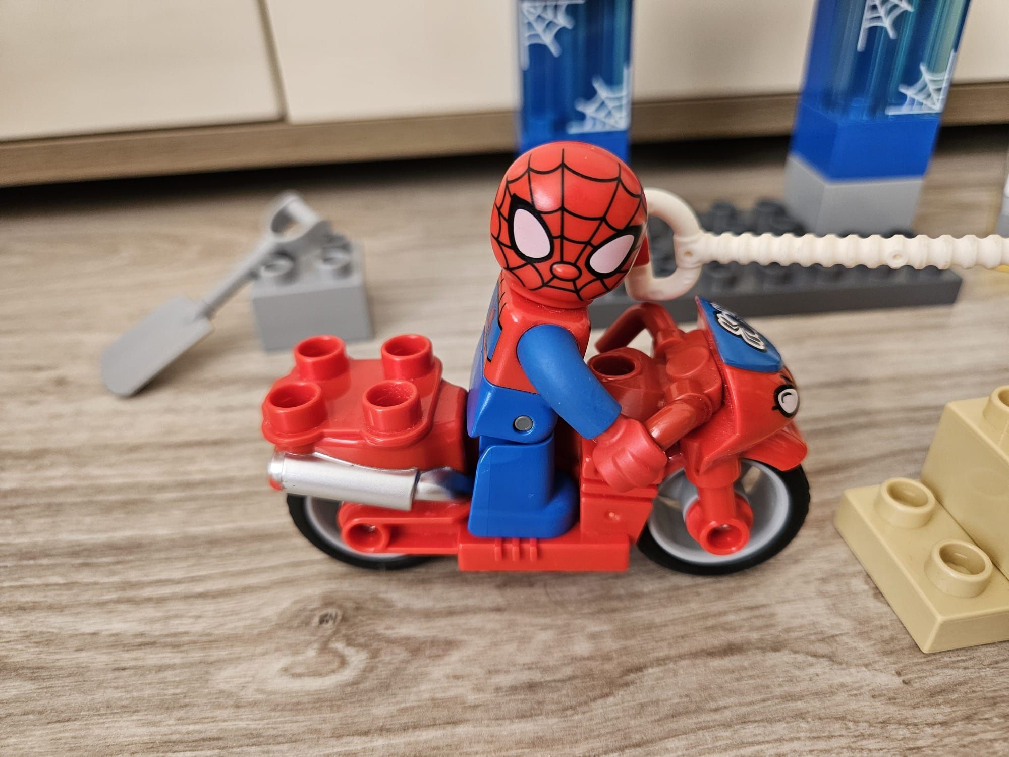 LEGO DUPLO 10876 Przygody Spider Mana I Hulka