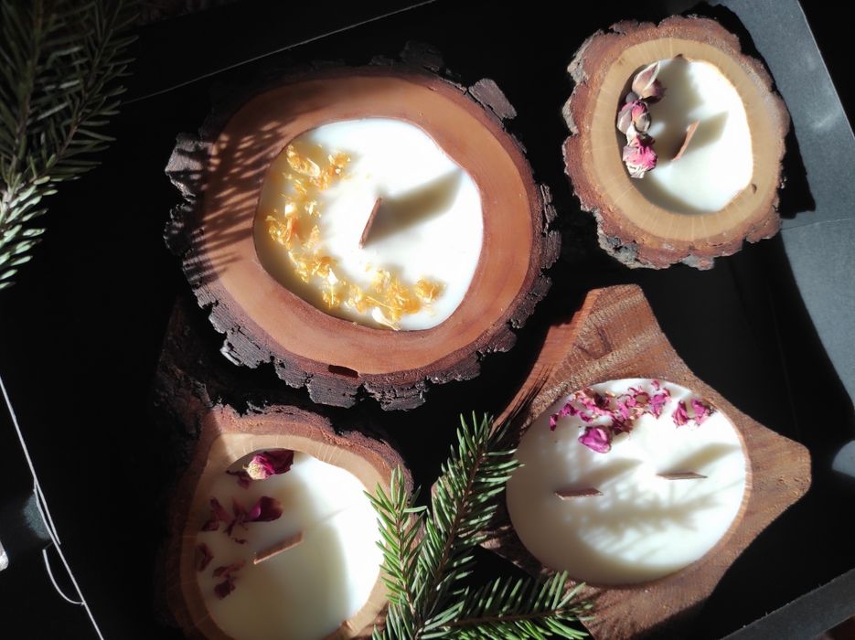 Свічки в дереві. Соєві свічки. Свічки в дерев'яному кашпо